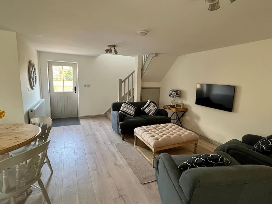 The Log Store Holiday home Brereton